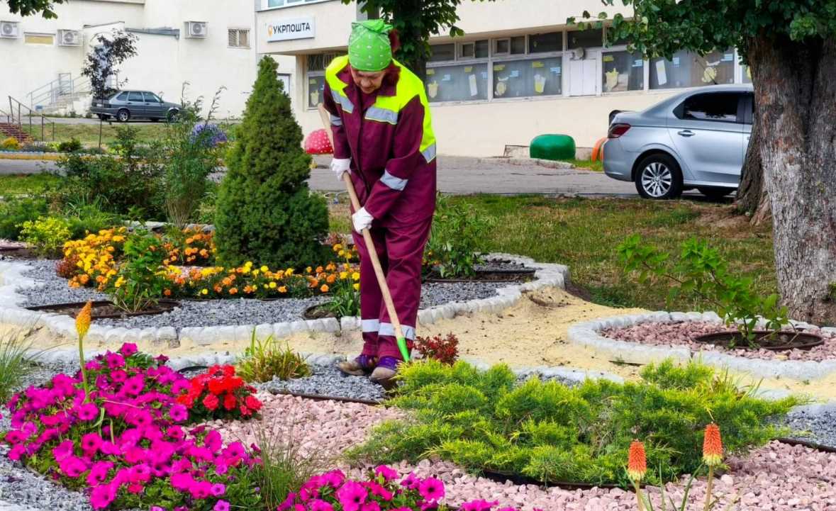 В Харькове появились новые клумбы (фото)
