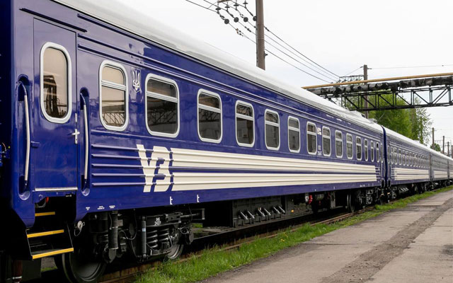 Харківські діти поїдуть у Карпати на нових вагонах (фото)