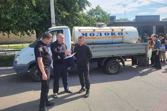Цистерна з молоком