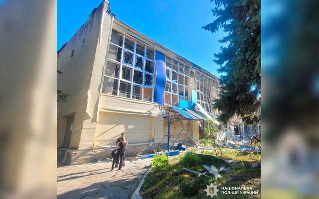 Двоє людей постраждали внаслідок нічного удару по Харкову (фото)