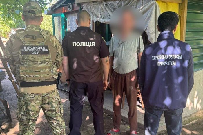 Правоохоронці та затриманий