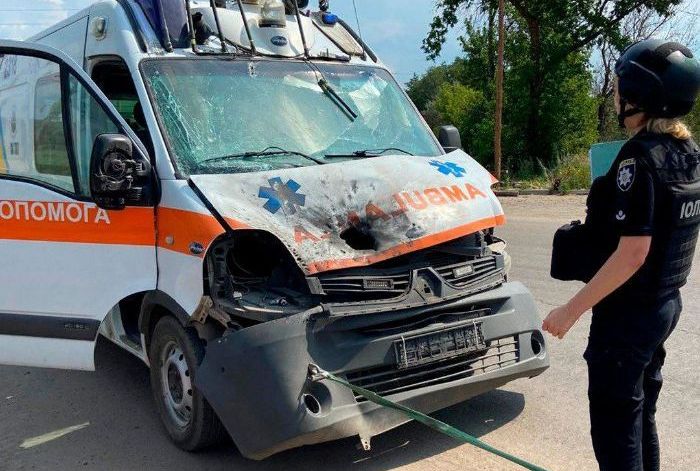 Поврежденный автомобиль скорой помощи