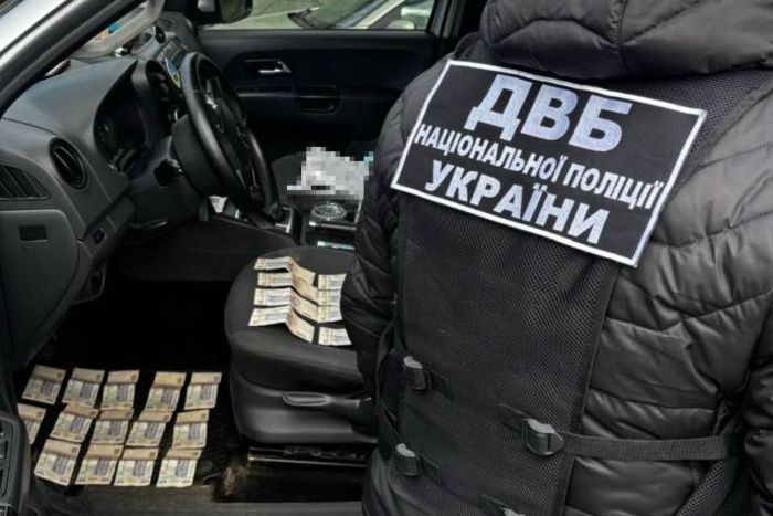 Правоохоронець і гроші