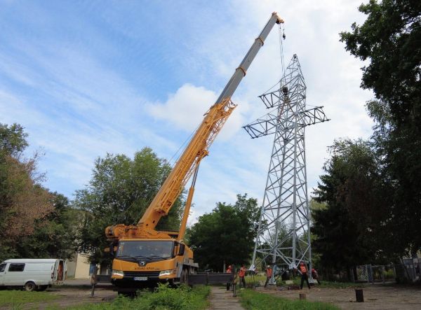 У Харкові реконструюють високовольтну лінію