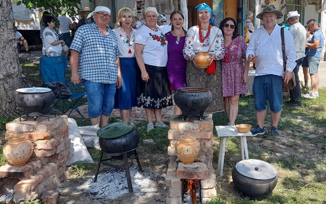Борщ от Валковской общины стал хитом на фестивале (фото)