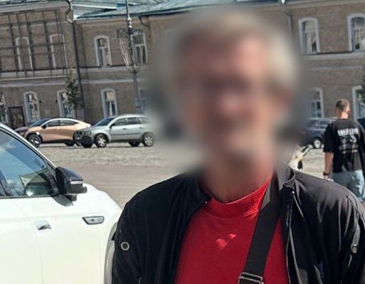 Герб СРСР, п’ятикутна зірка, георгіївська стрічка: у Харкові викрили шанувальника Кремля