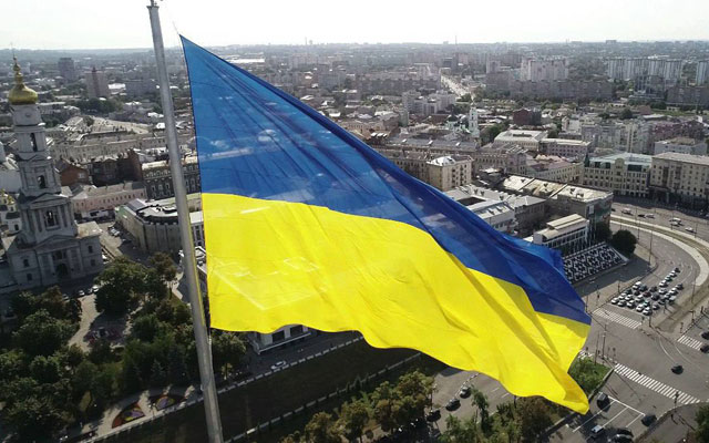 Синегубов принял участие в церемонии поднятия флага (фото)