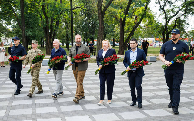 Синегубов и Терехов поздравили харьковчан с Днём Независимости