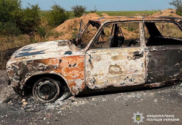Российский дрон атаковал авто на Харьковщине: пострадали 5 человек