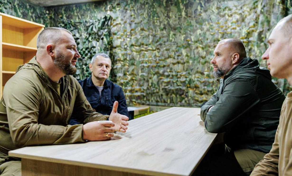 Руководитель Харьковской ОВА встретился с военными на Купянском направлении