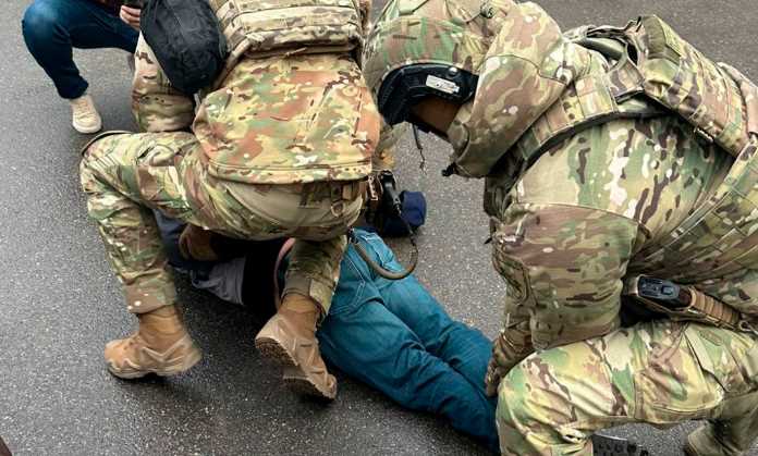 Чиновник харьковского коммунального предприятия попался на откатах