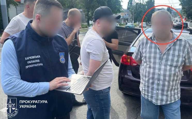 Харьковчанин переправлял уклонистов за границу, делая скидки за "опт"