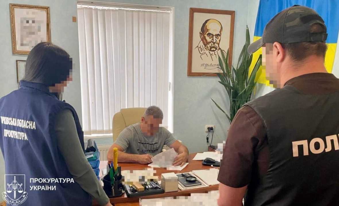 Очисні споруди проржавіли та заросли бур'янами. Під суд за недбалість піде директор комунального підприємства