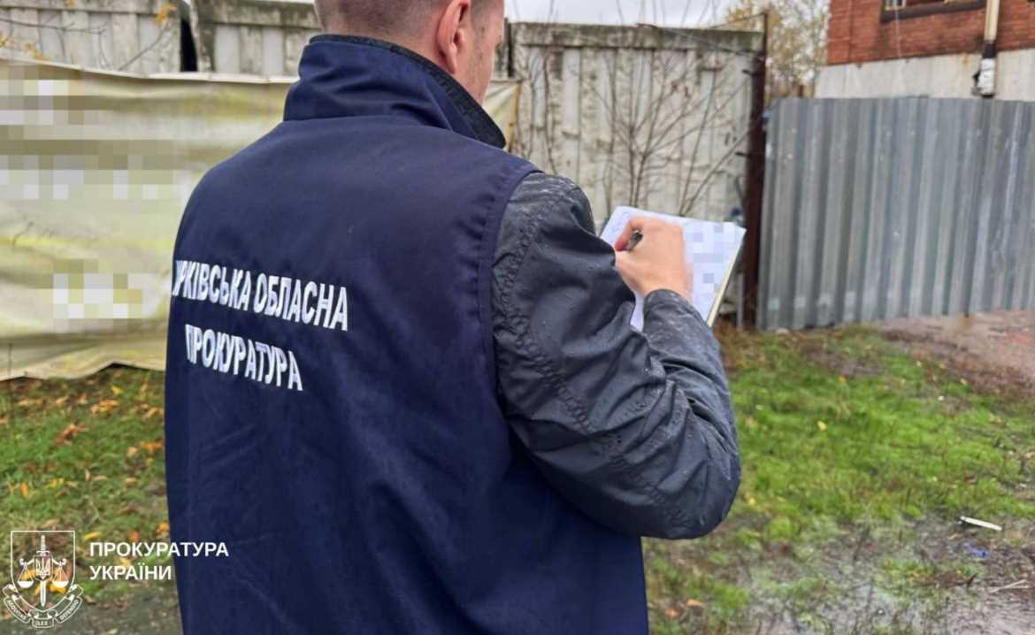 Заповзятливий харків'янин організував парковку біля річки, але прокуратора запідозрила самозахоплення землі