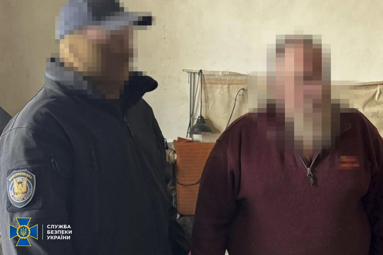 Правоохоронець і підозрювана