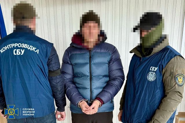 Затриманий та правоохоронці