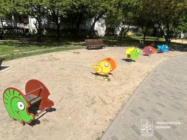 У Харкові ФОП привласнив 800 тисяч на ремонті дитячого майданчика