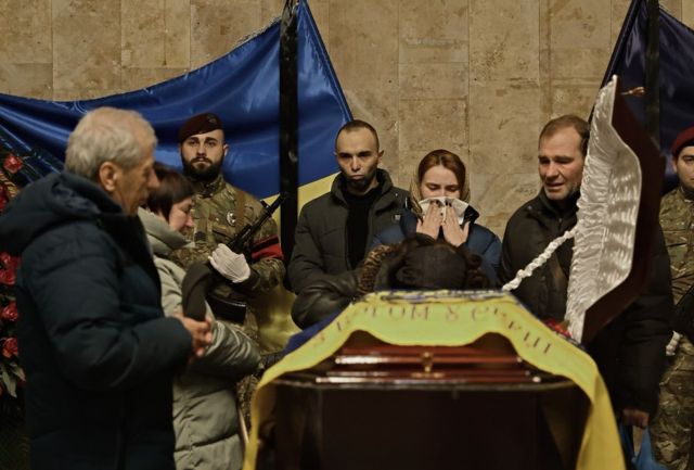 В Харькове похоронили полицейского, который погиб от удара дрона