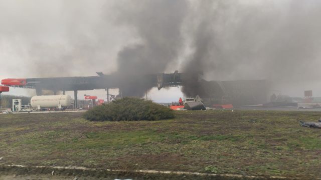 РФ вдарила "Геранями" по Нововодолазькій громаді: 6 постраждалих, приліт - у заправку (фото, доповнено)