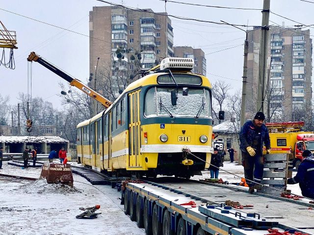 Харьков получил первый многосекционный трамвай и другой транспорт (фото)