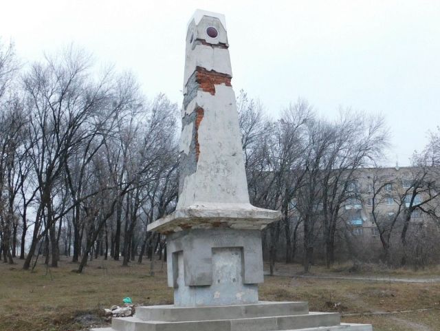 У Харківській області знесуть памʼятник із братської могили