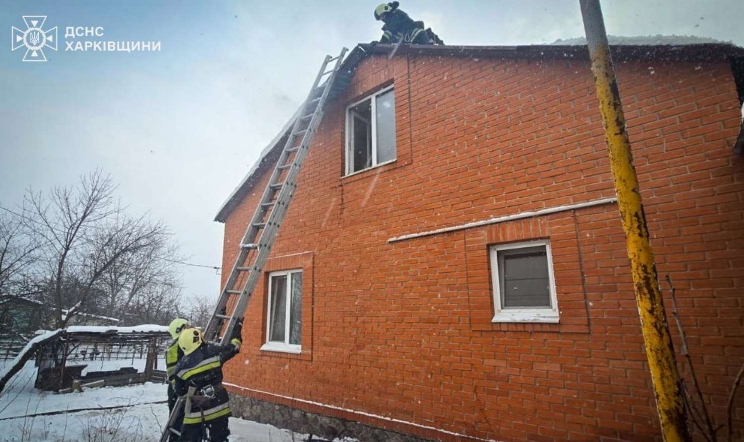 Под Харьковом неосторожное использование печки вызвало пожар