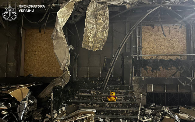 Под завалами разрушенного дома в центре Харькова нашли 2 тела - матери и ребенка