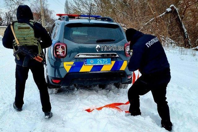 Полицейские и машина