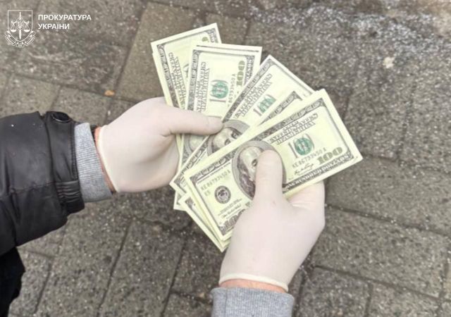 Правоохранители и задержанные