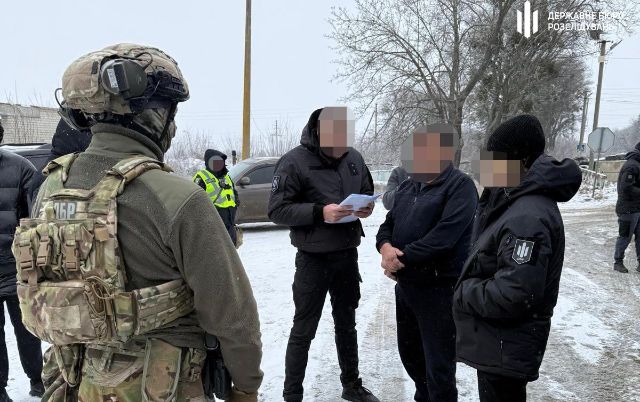 45 тысяч долларов за выезд из Украины: в Харьковской области задержали участников схемы по переправке людей
