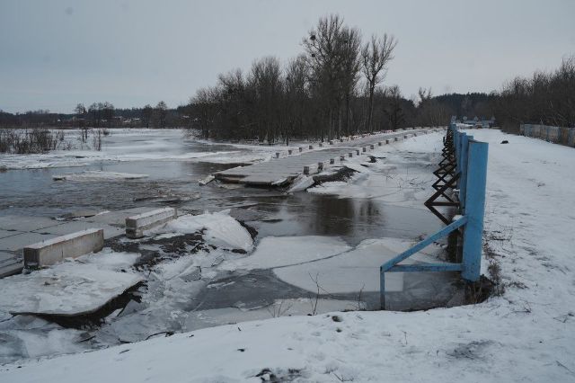 На Харківщині вода змила переправу: 1500 людей - відрізані від транспорту, магазинів та аптек