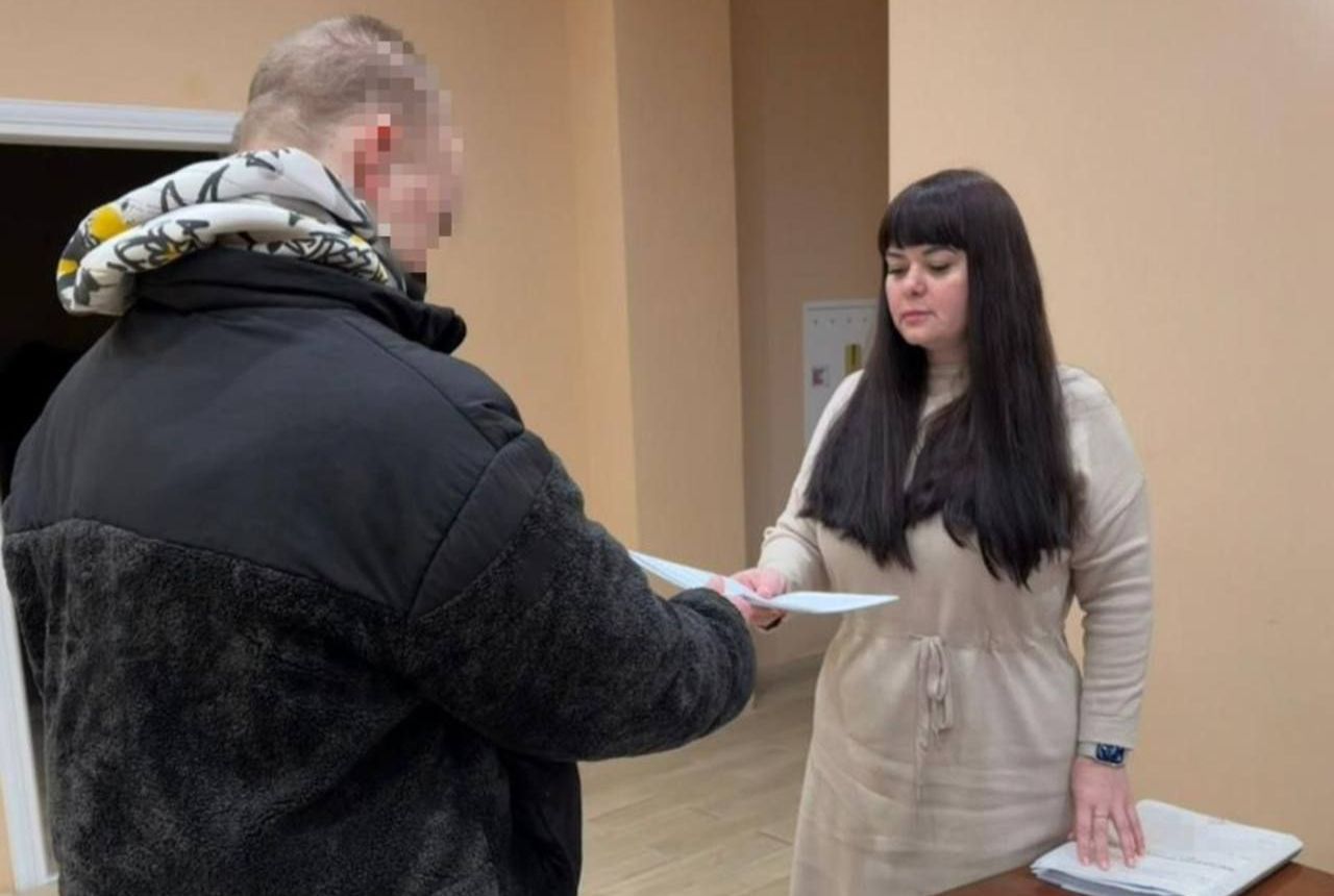 Подозреваемый и правохранительница