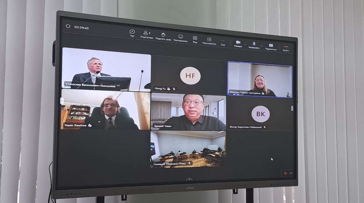 Китаєць захистив у Харкові кандидатську роботу з філософії