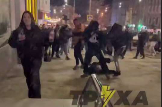 У центрі Харкова зав'язалася бійка, яка потрапила на відео