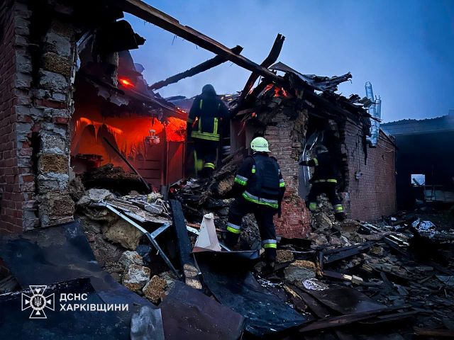 На Харківщині після обстрілу палає склад із насінням (хроніка ударів за добу)