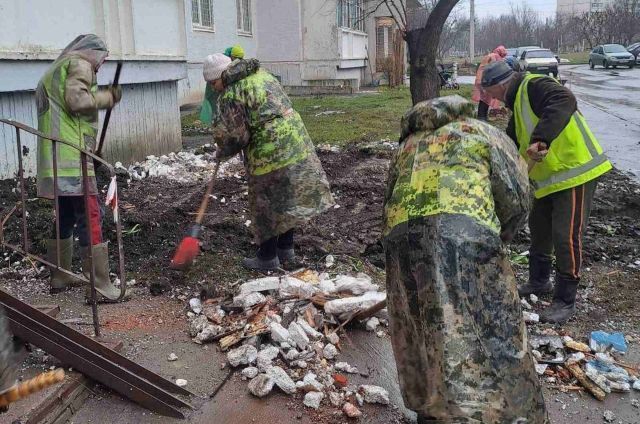 Прибирання території