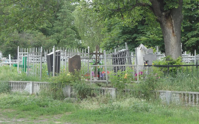 В пригороде Харькова людей просят не ходить на кладбища