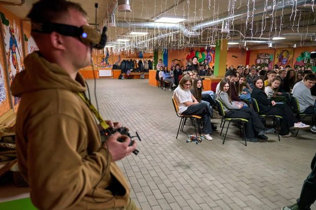 Встреча военных с молодежью