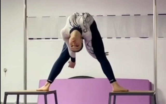 Харків'янка «без хребта» потрапила до книги рекордів (відео)