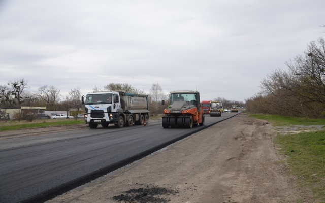 У Харкові сповільнився ремонт кільцевої дороги: на асфальтовий завод впав «Шахед»