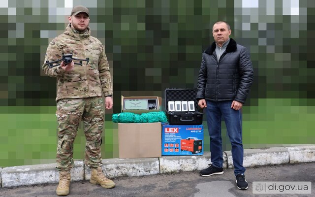 Дергачевская громада передала военным "Мавики" и антидроновые сетки
