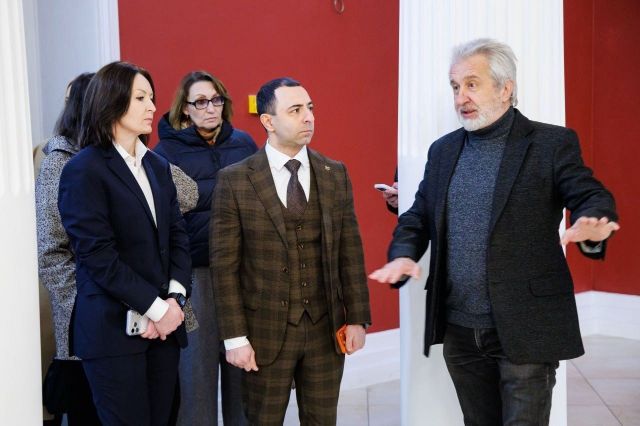 Директор филармонии