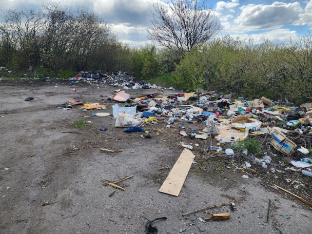 В Харьковской области выявили стихийную свалку (фото)