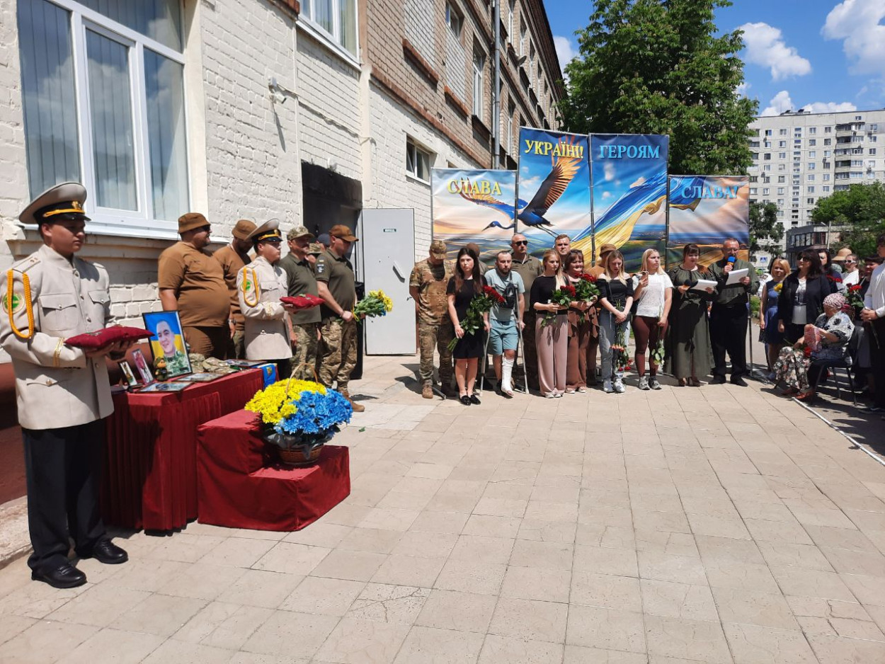 В харьковских лицеях открыли мемориальные доски погибшим выпускникам