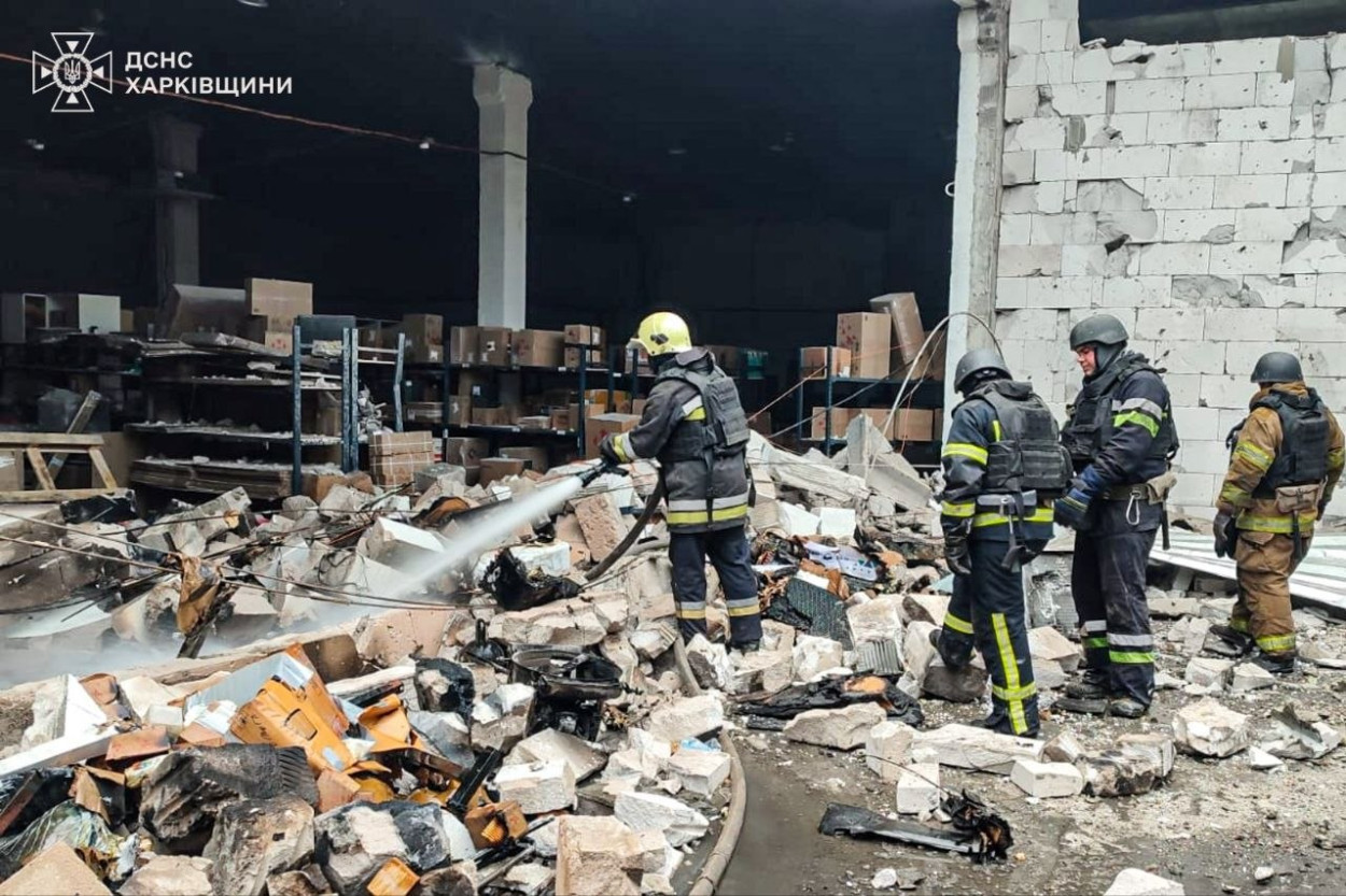 Росія завдала удару по відділенню «Нової пошти» у Харківській області (фото)
