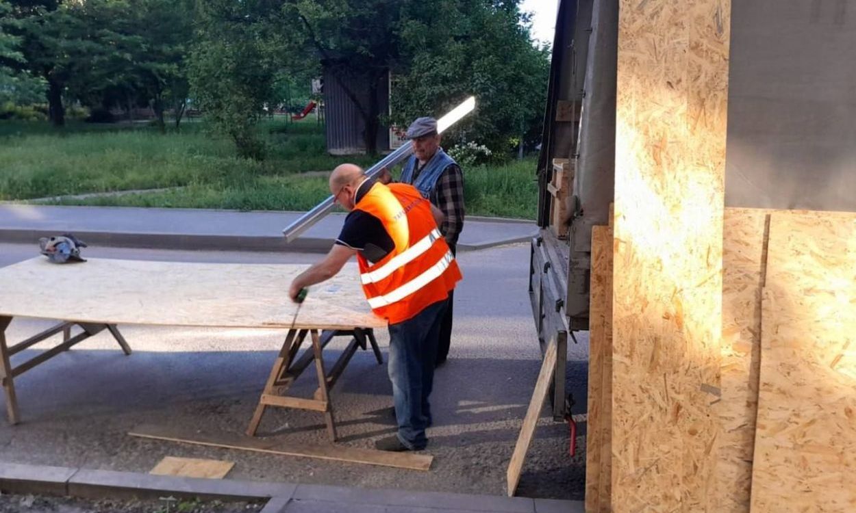Убирают на месте прилетов