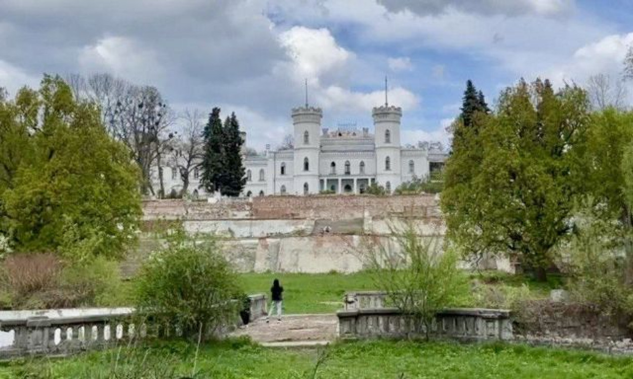 Кто должен спасать украинские дворцы: государство, бизнес или громады?