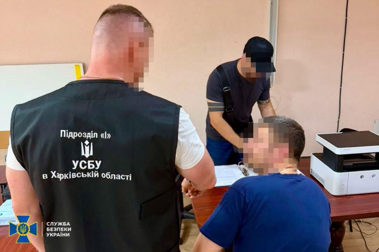 Затриманий та правоохоронці