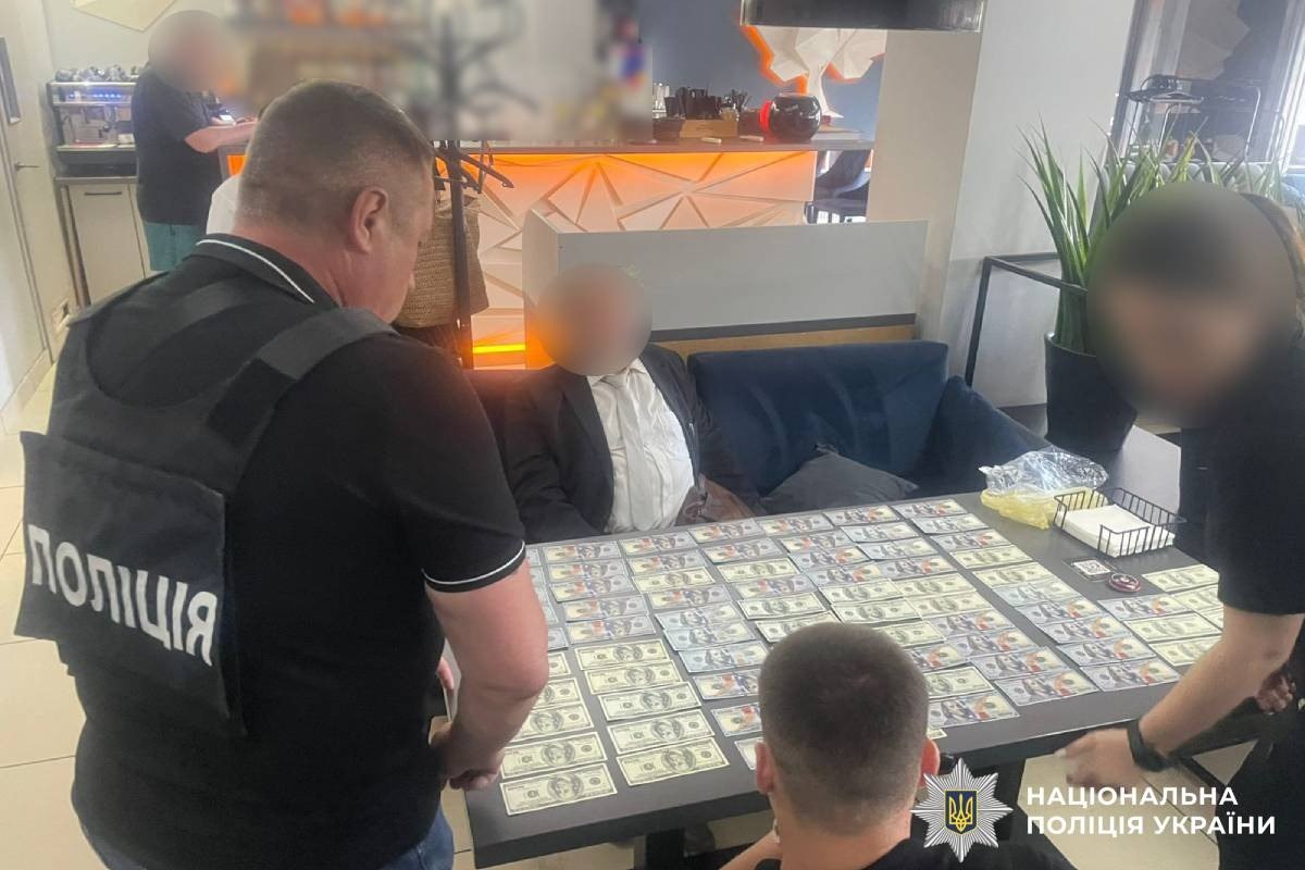 Харьковчанин обещал фиктивную инвалидность за 7700 долларов