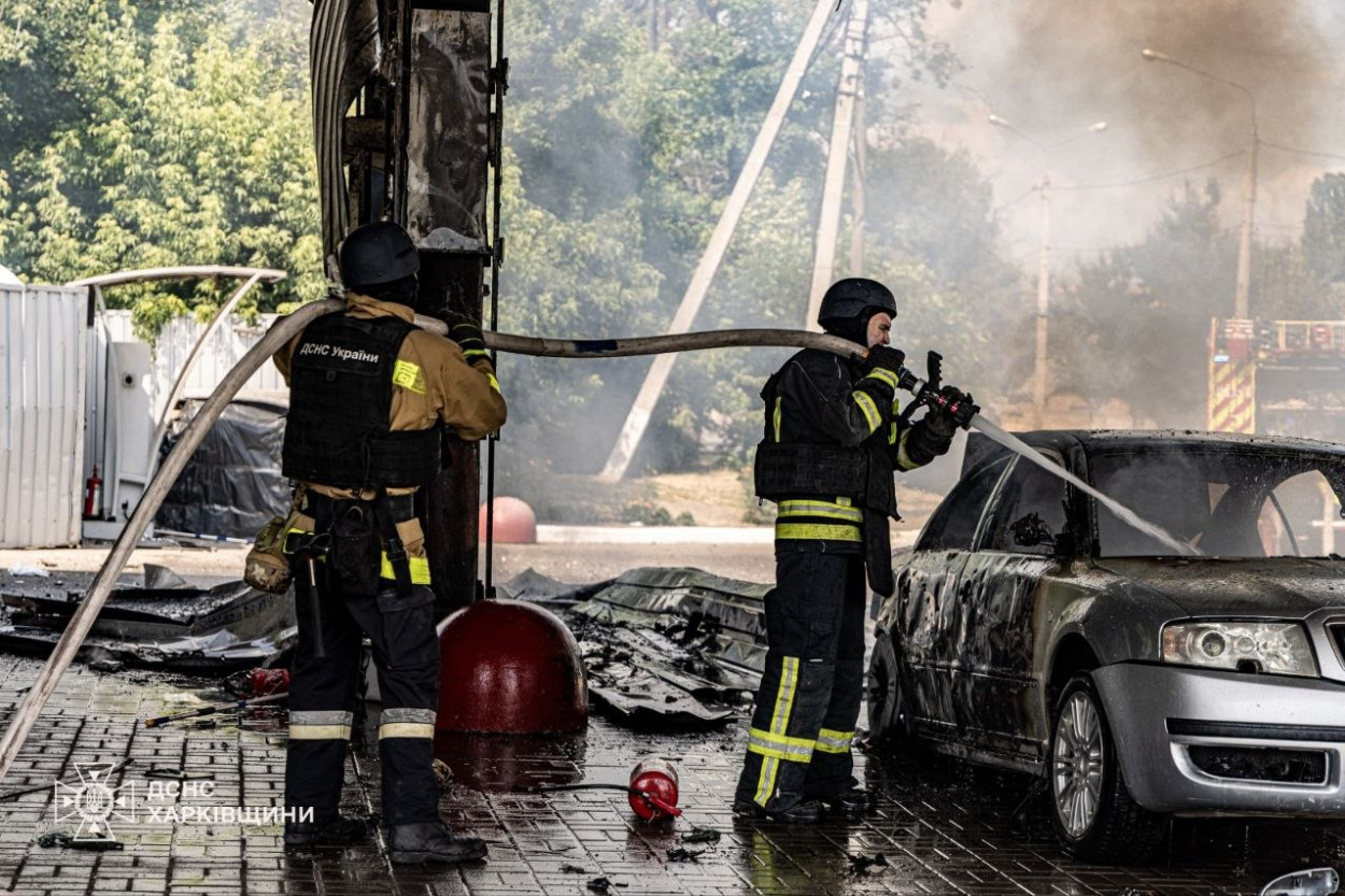 Дрон 3 липня вдарив по автомобілю в Київському районі Харкова: є постраждалі (доповнюється)